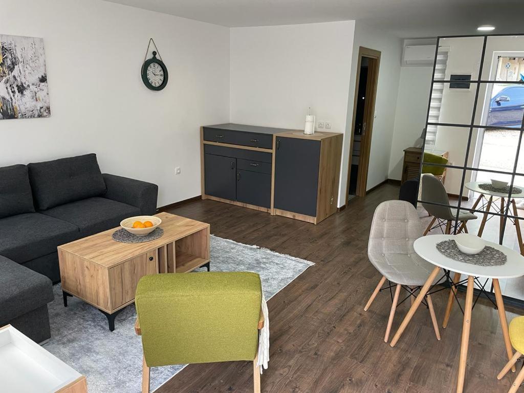 Damade Apartments 亚伊采 外观 照片