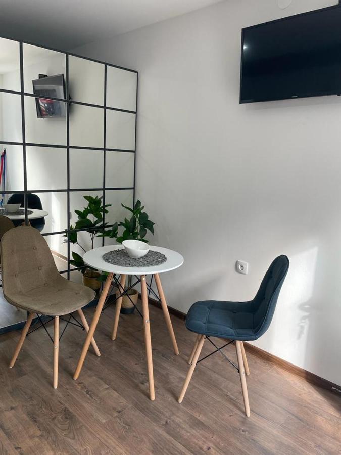 Damade Apartments 亚伊采 外观 照片