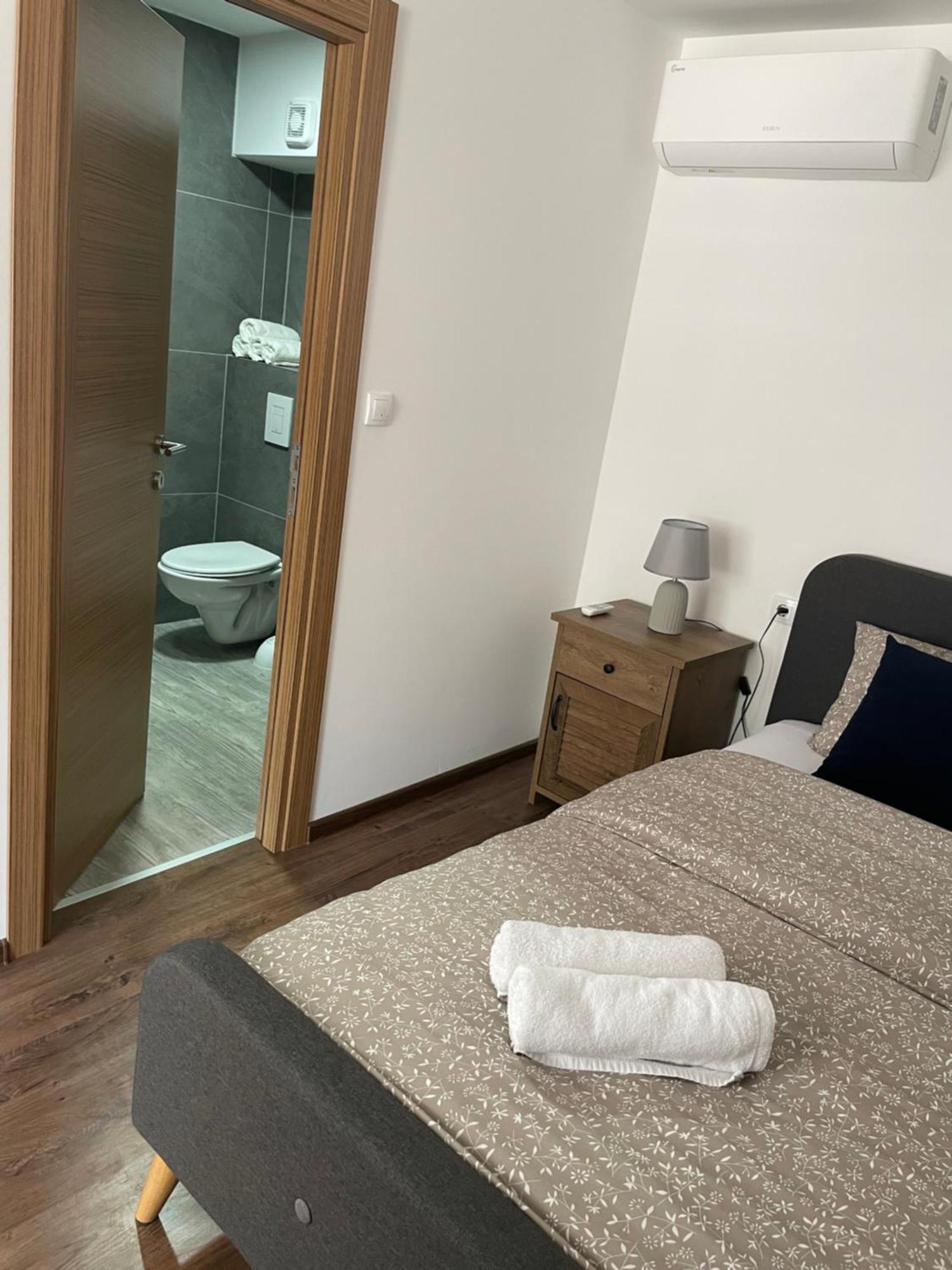 Damade Apartments 亚伊采 外观 照片