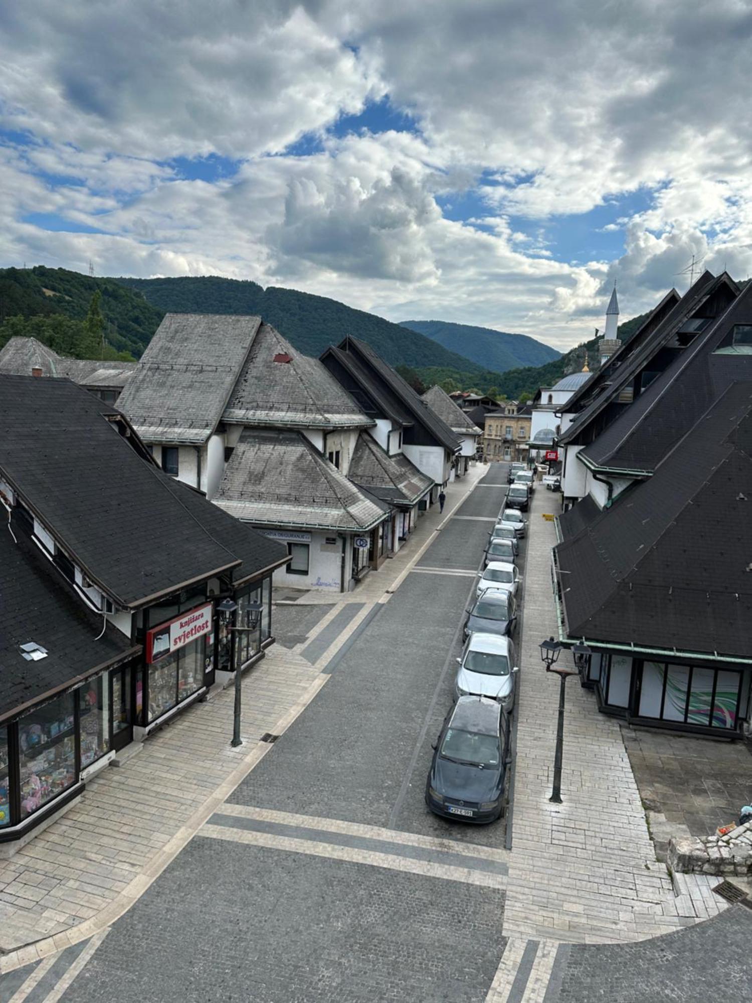 Damade Apartments 亚伊采 外观 照片